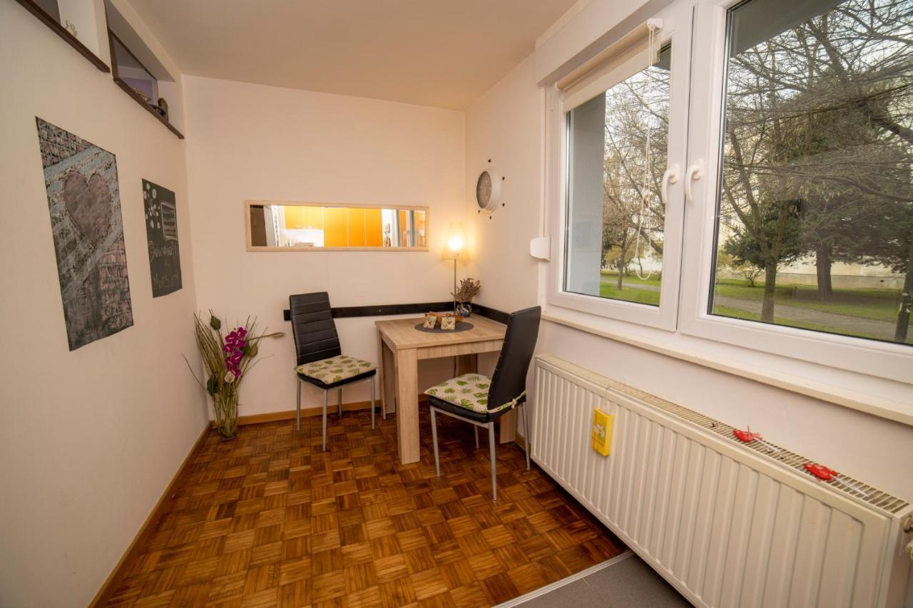 Studio Apartment Maestral Zagreb Extérieur photo